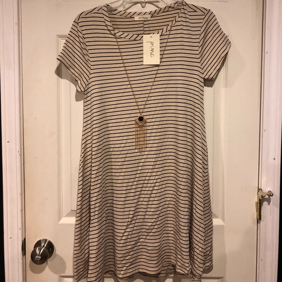 Dress - Picture 1 of 1